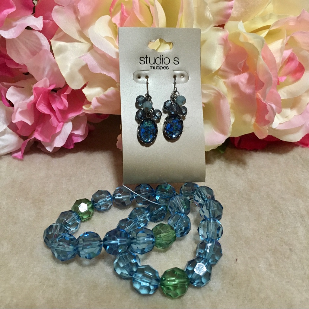 Bogo Matching Dangling Earring And Bracelets Set